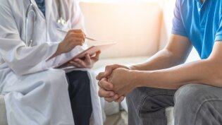 Chorują, odkrycie przyczyny trwa lata. Schorzenia, o których każdy myśli, że go nie dotkną