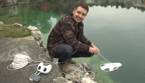Podwodny dron i podłokietnik do autokaru